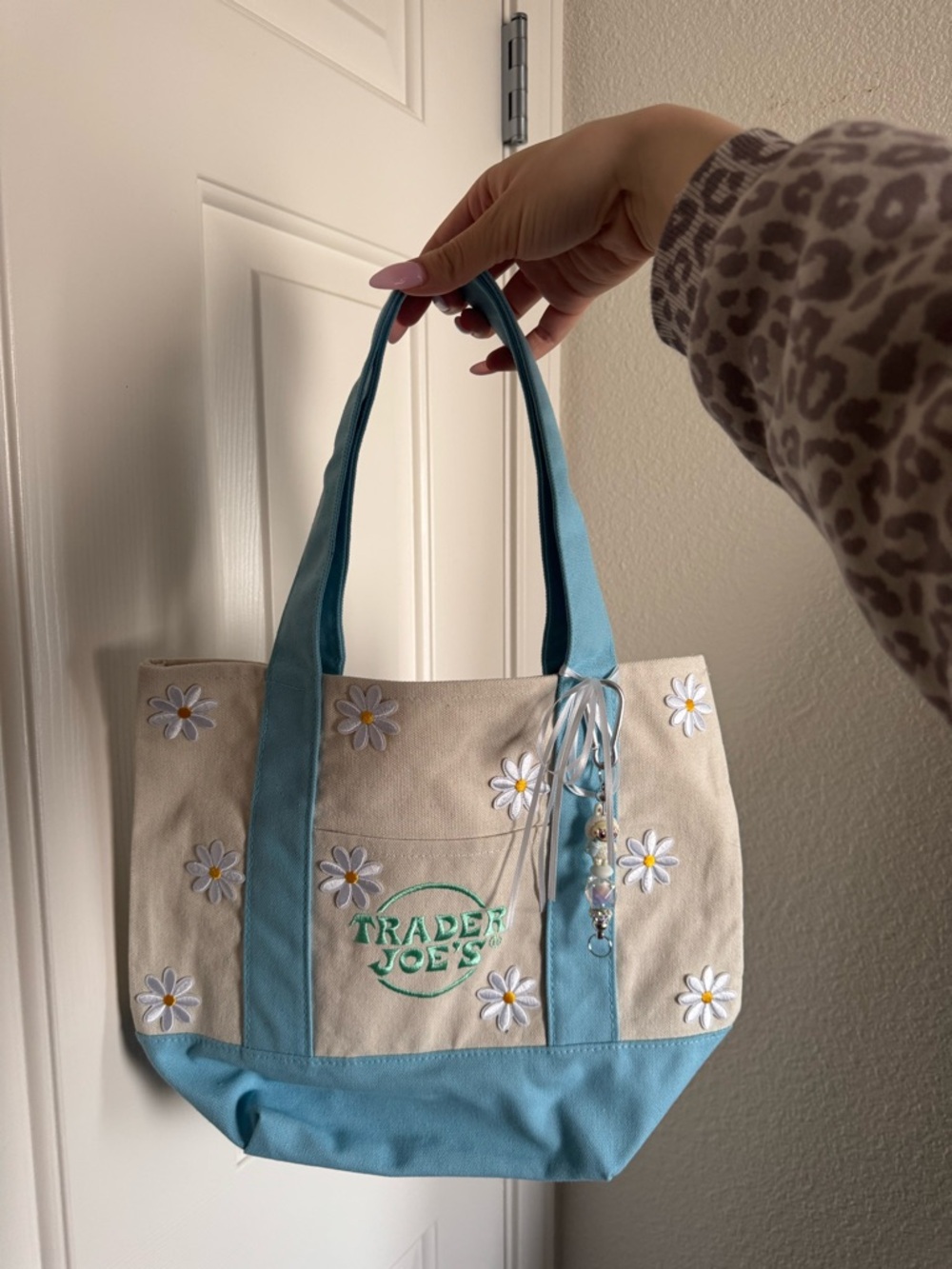 Trader Joe’s mini pastel tote bag 💙